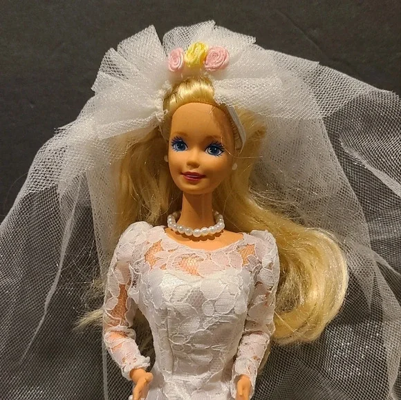 Vintage Barbie wedding party - Picture 2 of 9
